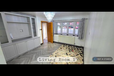 4 bedroom detached house to rent, Buckingham Road, Rowley Regis, B65