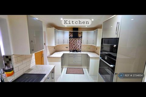 4 bedroom detached house to rent, Buckingham Road, Rowley Regis, B65