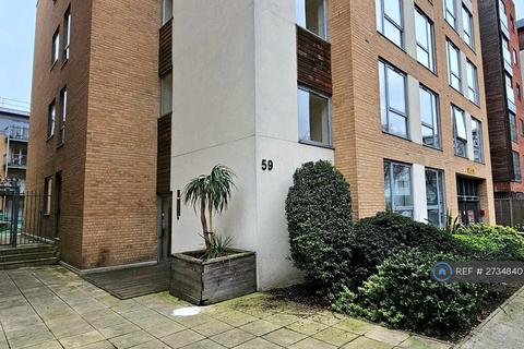 1 bedroom flat to rent, Grove Court, London, SE15