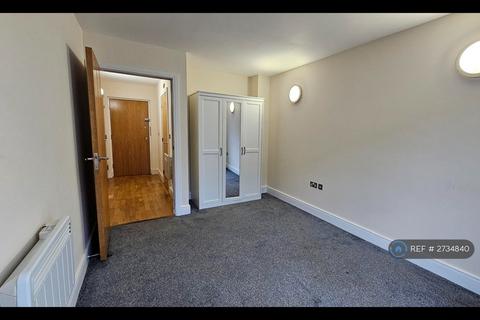 1 bedroom flat to rent, Grove Court, London, SE15