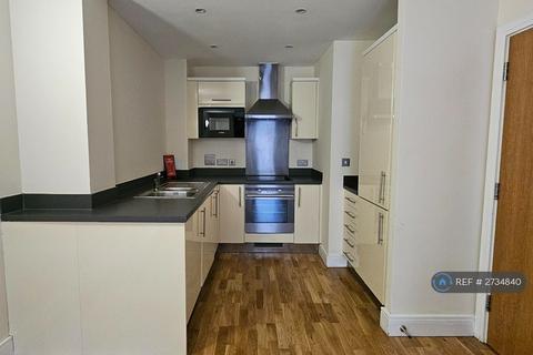 1 bedroom flat to rent, Grove Court, London, SE15