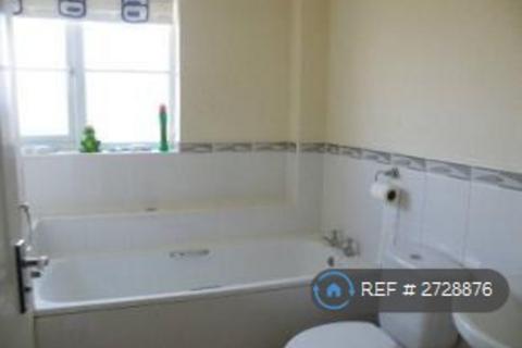 4 bedroom semi-detached house to rent, Quarry Bank Rise, Winsford, CW7