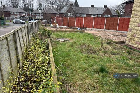 3 bedroom semi-detached house to rent, Brookfield Gardens, Manchester, M22