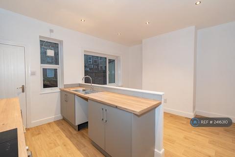 undefined, Syringa Street, Huddersfield, HD1