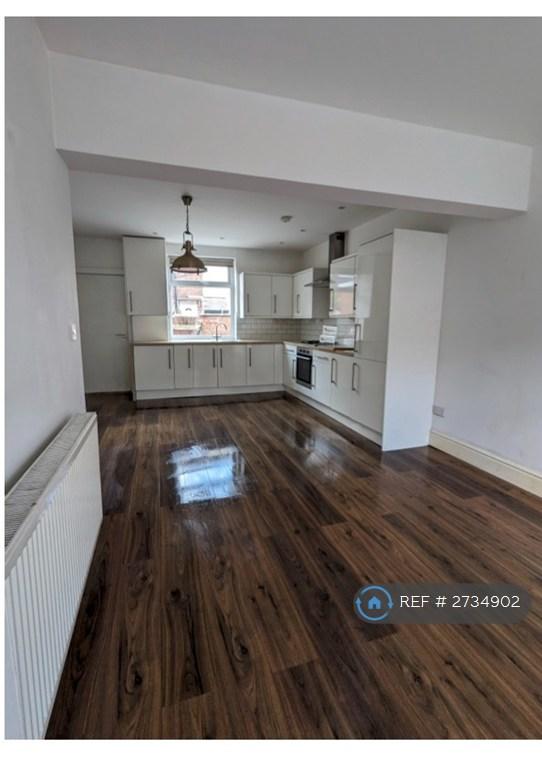 Gorgeous Large Open Plan Loungedinerkitchen
