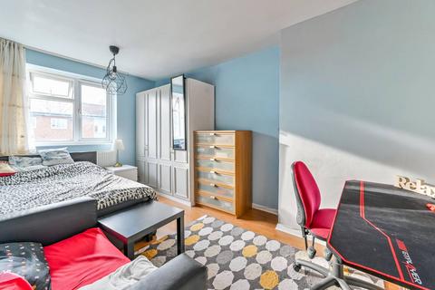 3 bedroom maisonette for sale, Howard Road, Stoke Newington, London, N16