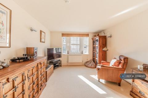 2 bedroom flat to rent, Horstmann Close, Bath, BA1