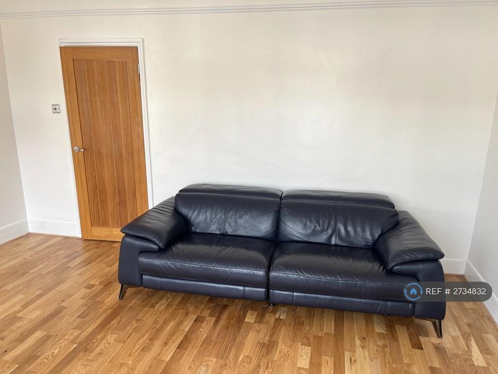 Lounge - Rear