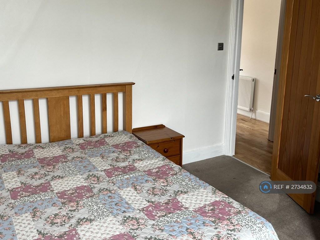 Bedroom - Entrance