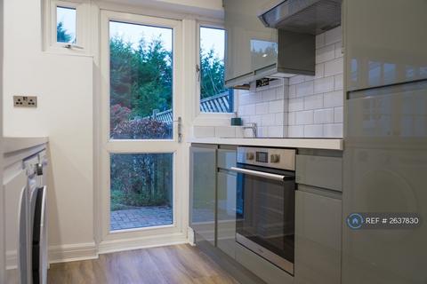 3 bedroom terraced house to rent, Tartar Road, Cobham, KT11