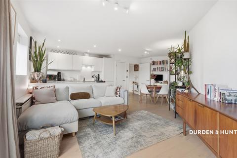 1 bedroom apartment for sale, Goldsmiths Row, Hackney E2