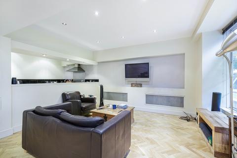 1 bedroom property to rent, Grove End Road, St John's Wood, London, NW8