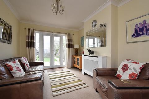 3 bedroom end of terrace house for sale, Sunray Avenue Bromley BR2