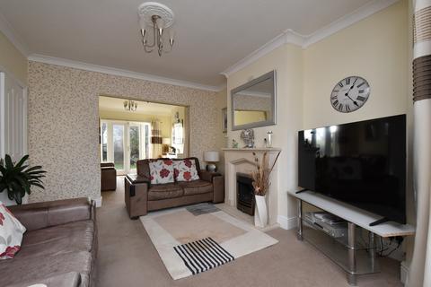 3 bedroom end of terrace house for sale, Sunray Avenue Bromley BR2