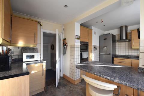 3 bedroom end of terrace house for sale, Sunray Avenue Bromley BR2