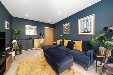2 bedroom apartment for sale, Eaton Walk, Peckham, London, SE15