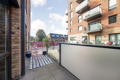 2 bedroom apartment for sale, Eaton Walk, Peckham, London, SE15