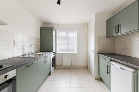 2 bedroom flat to rent, Hermitage Parade, High Street, Ascot, Berkshire