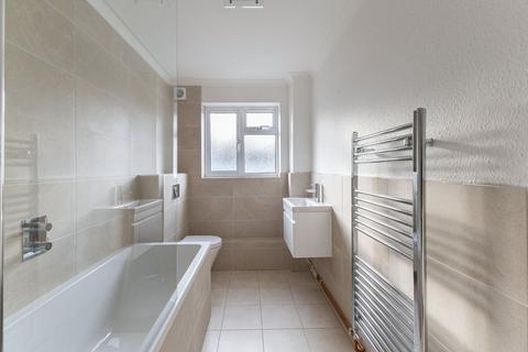 2 bedroom flat to rent, Hermitage Parade, High Street, Ascot, Berkshire