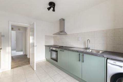 2 bedroom flat to rent, Hermitage Parade, High Street, Ascot, Berkshire