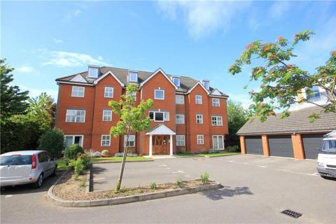 2 bedroom flat to rent, Vale Farm Road, Woking GU21