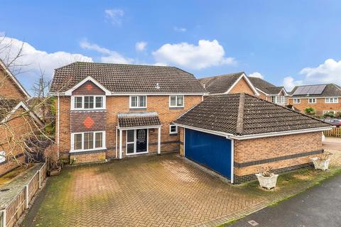 4 bedroom detached house for sale, Wisley Road, Andover
