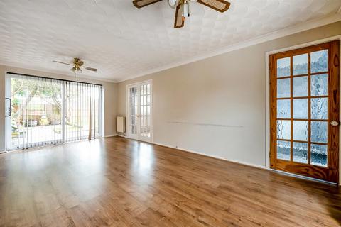 4 bedroom detached house for sale, Wisley Road, Andover
