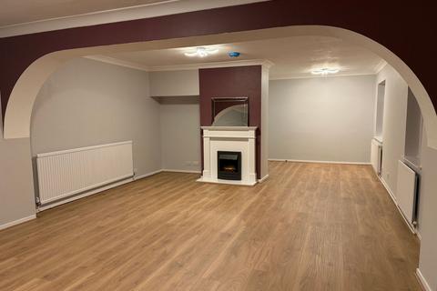 3 bedroom semi-detached house to rent, The Horseshoe, Hemel Hempstead, HP3