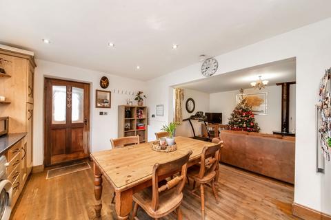 2 bedroom cottage for sale, Cross Heights, Scholes, HD9