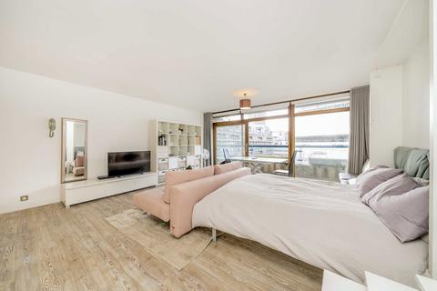 Studio for sale, Barbican, London EC2Y