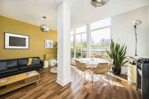 2 bedroom flat for sale, Bunhill Row, London EC1Y