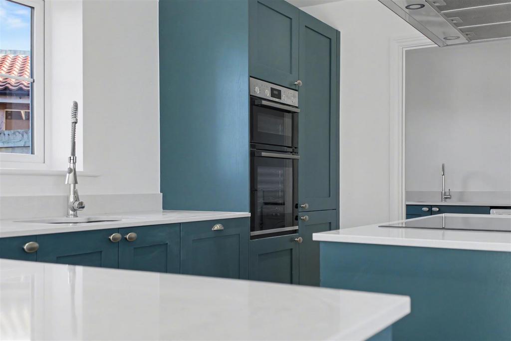 Kitchen Close