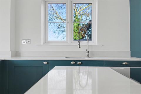 undefined, Stunning Corner Plot with Reaching Field Views