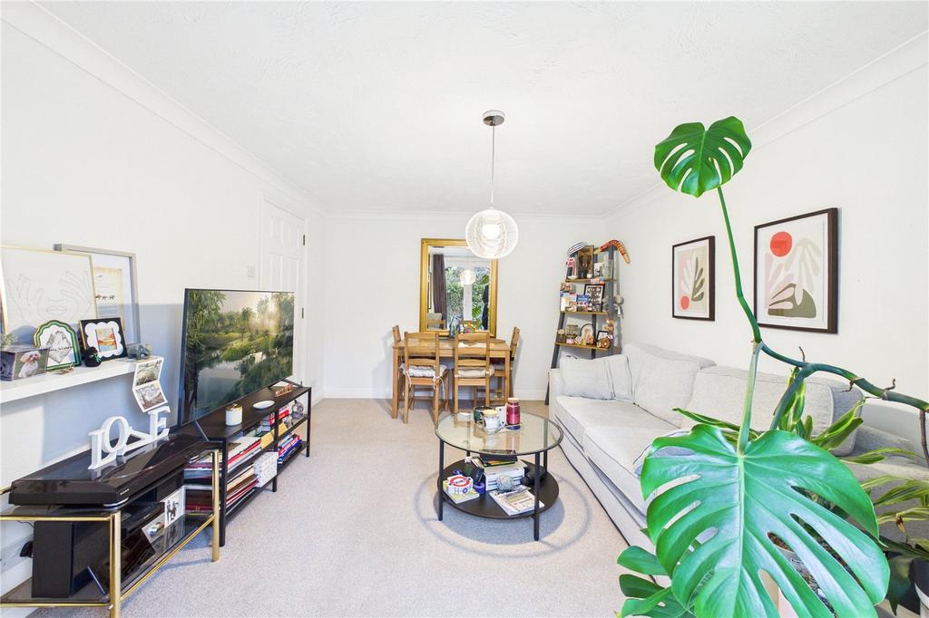 Living/Dining Area