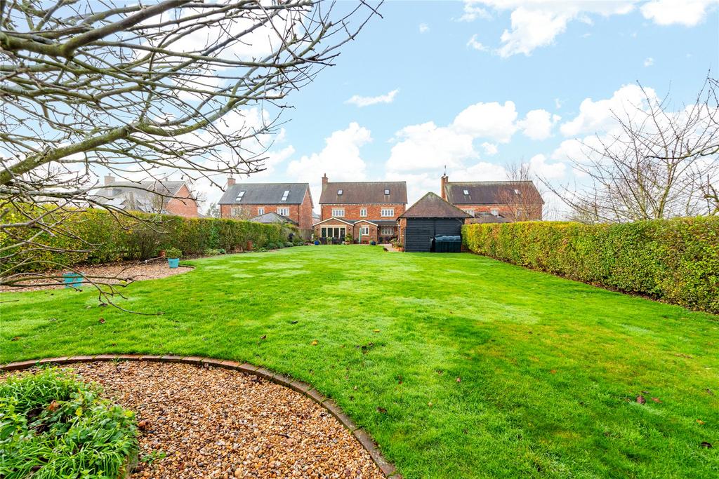 Garden/Rear