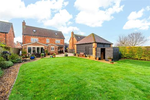 5 bedroom detached house for sale, Lacemakers Close, East Claydon, Buckinghamshire, MK18