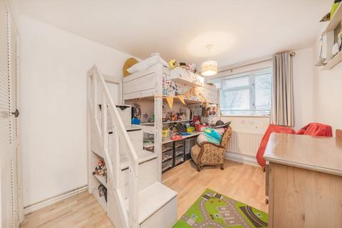 2 bedroom flat for sale, Main Street, Feltham TW13