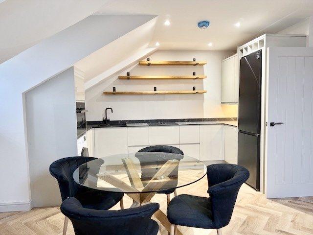 Stunning 2 Bedroom fully furnished apartment