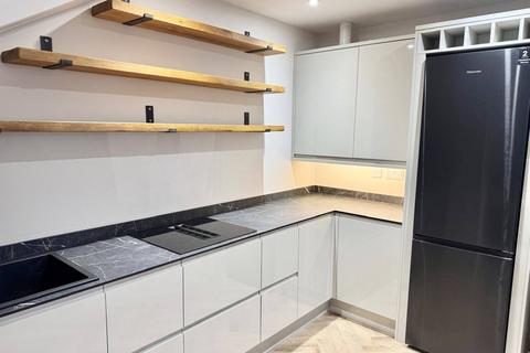 2 bedroom flat to rent, Fern Court, S66