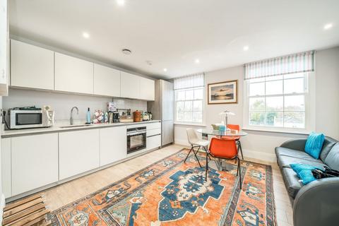 1 bedroom flat for sale, High Street, Hampton TW12