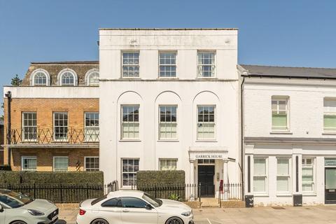 High Street, Hampton TW12