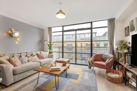 Ferry Lane, Brentford TW8