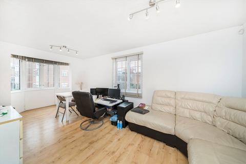 2 bedroom flat to rent, Sigrist Square, Kingston Upon Thames KT2