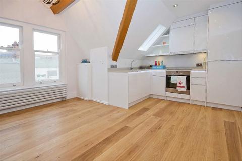 1 bedroom flat for sale, York Street, Twickenham TW1
