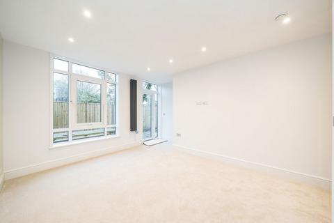 2 bedroom flat for sale, Candler Mews, Twickenham TW1