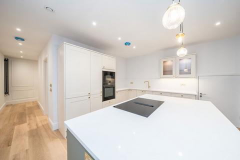 2 bedroom flat for sale, Candler Mews, Twickenham TW1