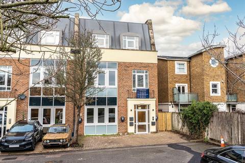 2 bedroom flat for sale, Candler Mews, Twickenham TW1