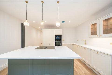 2 bedroom flat for sale, Candler Mews, Twickenham TW1