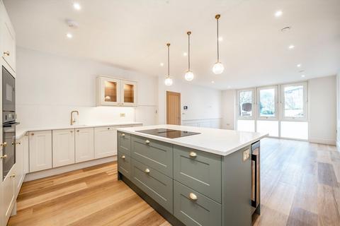 2 bedroom flat for sale, Candler Mews, Twickenham TW1