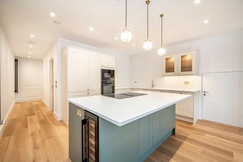 2 bedroom flat for sale, Candler Mews, Twickenham TW1